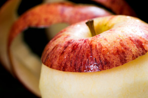 Quick Tips at Crossing Back to Health - Fast way to peel apples 